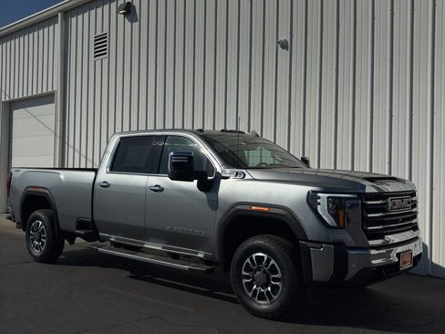 Used 2024 GMC Sierra 3500 SLT w/ SLT Premium Package image 4