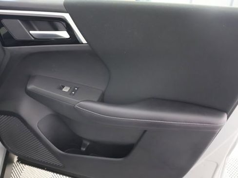 Used 2025 Mitsubishi Outlander ES image 28