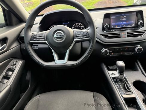 Used 2022 Nissan Altima 2.5 S FWD image 17