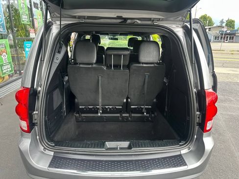 Used 2016 Dodge Grand Caravan R/T FWD image 12
