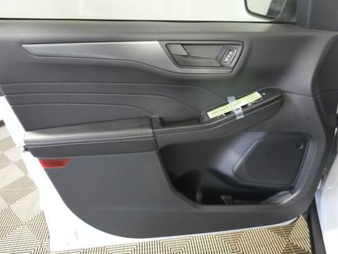 Certified 2025 Ford Escape Active AWD/4WD image 24