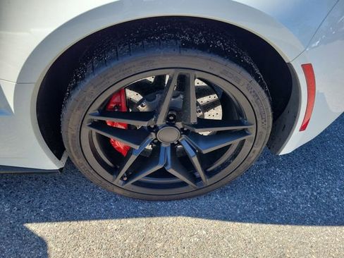 Used 2016 Chevrolet Corvette Z06 w/ Z07 Performance Package image 6