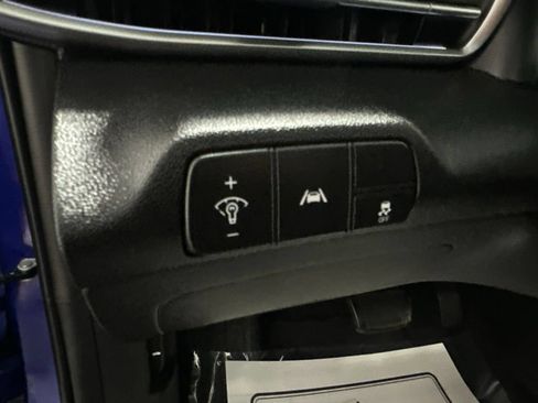 Used 2023 Hyundai Elantra Limited FWD image 16