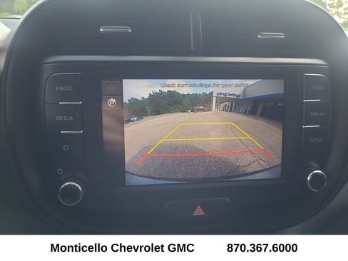 Used 2025 Kia Soul LX w/ LX Technology Package FWD image 22