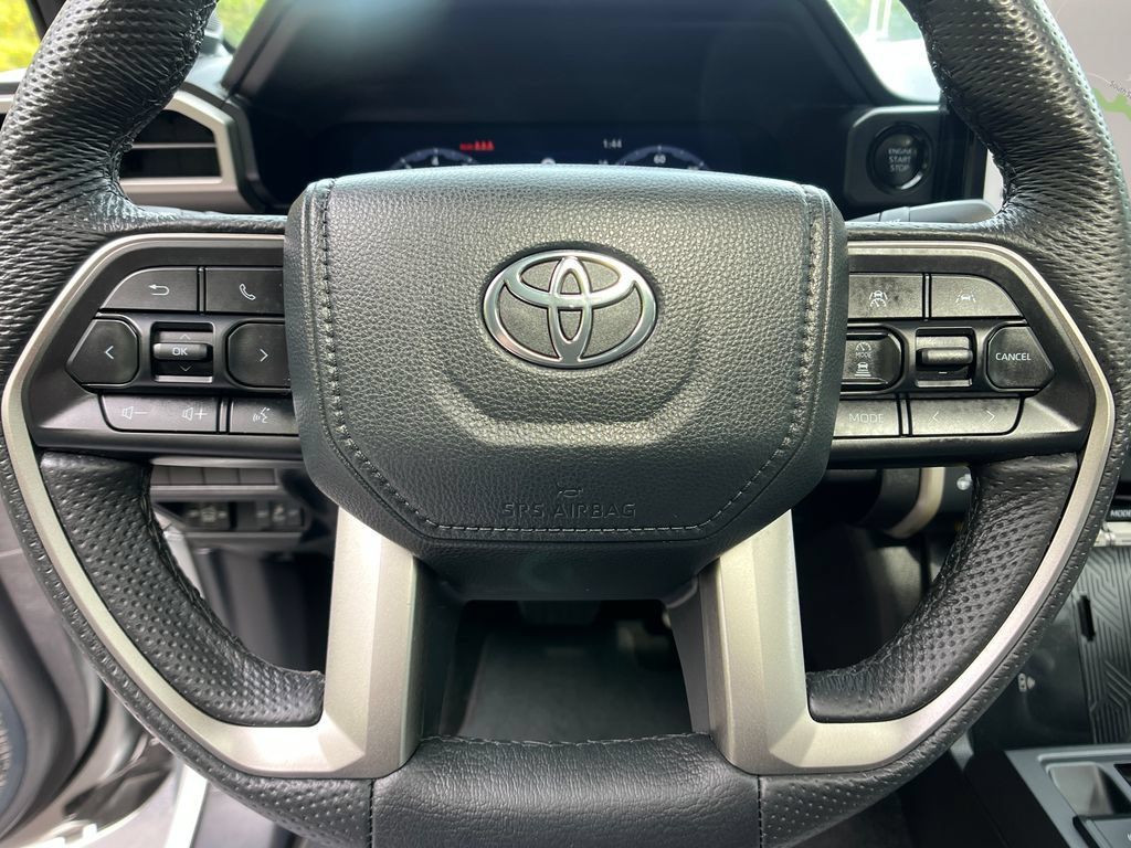 Used 2024 Toyota Tacoma Limited w/ Limited Package (LT) AWD/4WD image 15