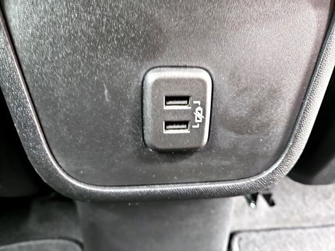 Used 2021 Chevrolet Equinox LT image 11