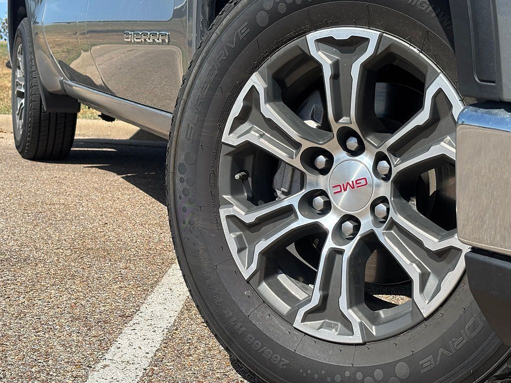 Used 2025 GMC Sierra 1500 SLT RWD image 30