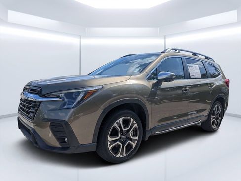 Used 2023 Subaru Ascent Limited w/ Technology Package AWD/4WD image 7