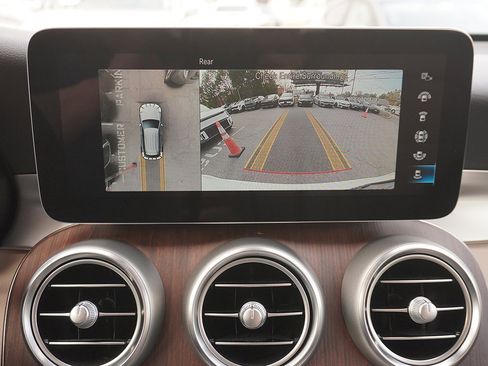 Used 2021 Mercedes-Benz GLC 300 4MATIC image 52