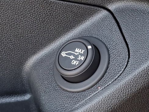 Certified 2023 GMC Terrain SLE w/ Driver Convenience Package AWD/4WD image 28