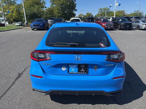 Used 2023 Honda Civic Sport image 3