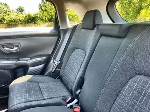 Used 2025 Honda HR-V LX image 14