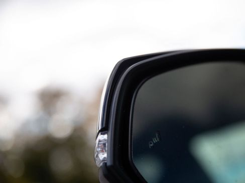 Used 2024 Toyota Highlander LE image 10