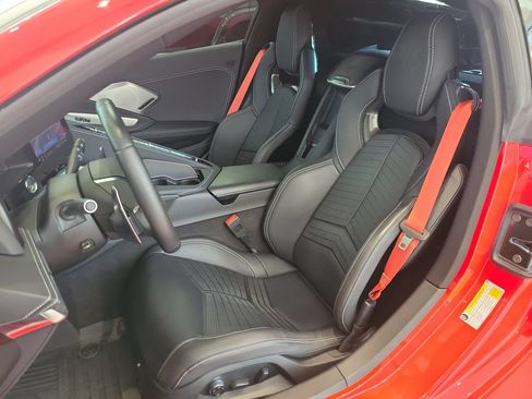 Used 2022 Chevrolet Corvette Stingray Preferred Cpe w/ Z51 Performance Package RWD image 11