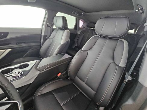 New 2026 Cadillac Optiq Luxury 1 image 21