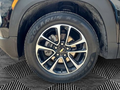 Used 2025 Chevrolet TrailBlazer LT AWD/4WD image 14