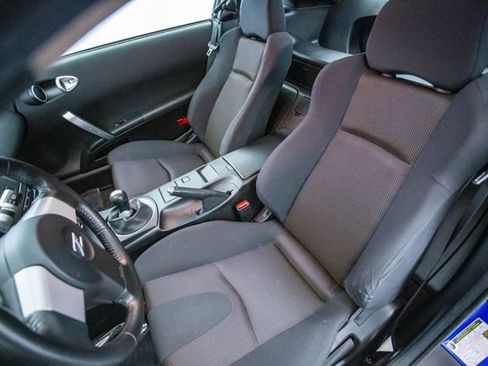 Used 2005 Nissan 350Z Coupe w/ (N93) Cargo Convenience Pkg RWD image 19