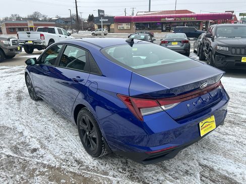 Used 2023 Hyundai Elantra SEL image 5