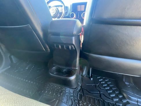 Used 2011 Jeep Wrangler Unlimited 70th Anniversary w/ Connectivity Group AWD/4WD image 38