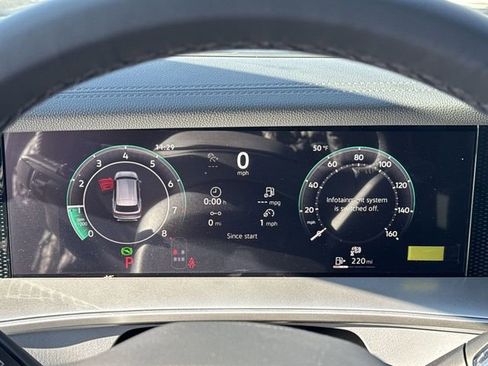 New 2026 Volkswagen Tiguan SE R-Line FWD image 15