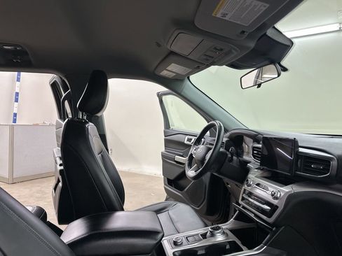 Used 2022 Ford Explorer XLT w/ Equipment Group 202A image 21