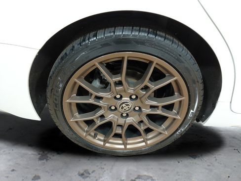 Used 2023 Toyota Camry SE FWD image 9