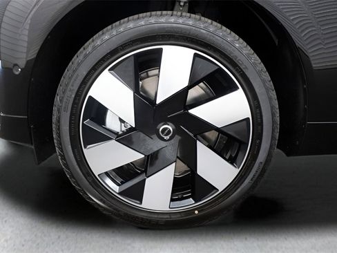 Certified 2025 Volvo XC60 T8 Plus w/ Protection Package Premier image 7