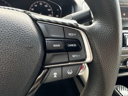 Used 2018 Honda Accord EX image 19