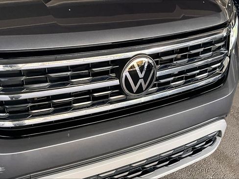 Used 2023 Volkswagen Atlas Cross Sport SE image 29