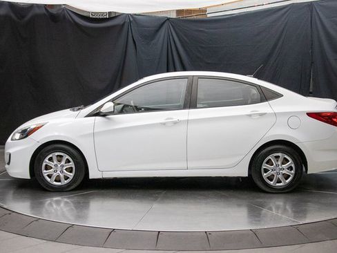 Used 2014 Hyundai Accent GLS image 9