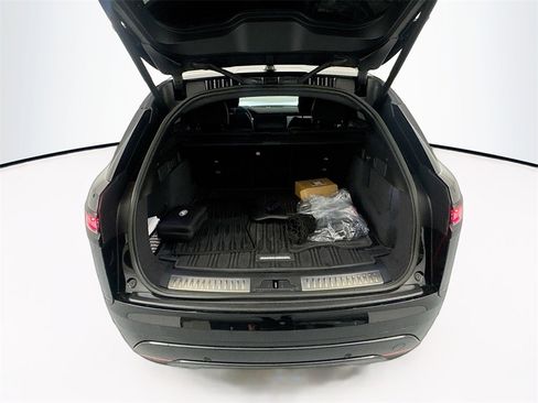 Certified 2024 Land Rover Range Rover Velar Dynamic SE image 26