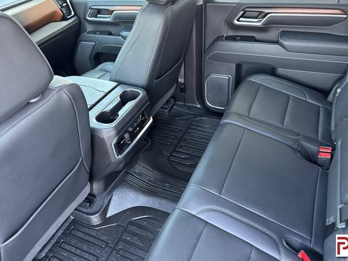 Used 2025 GMC Sierra 3500 Denali w/ Denali Reserve Package AWD/4WD image 13