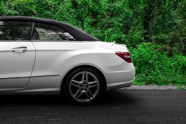 Used 2011 Mercedes-Benz E 550 Cabriolet image 3