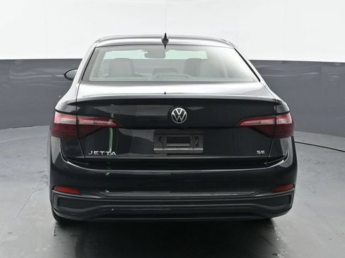 Used 2023 Volkswagen Jetta SE FWD image 4