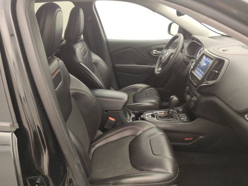 Used 2021 Jeep Cherokee Trailhawk w/ Comfort/Convenience Group AWD/4WD image 21
