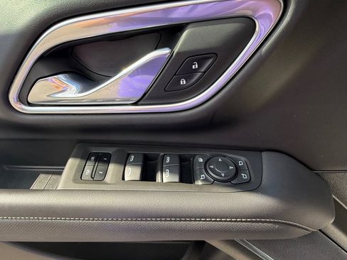 Used 2022 GMC Yukon SLT w/ SLT Premium Package image 12