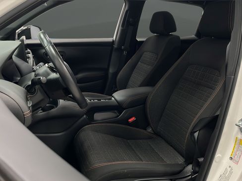 Used 2024 Honda HR-V Sport image 9