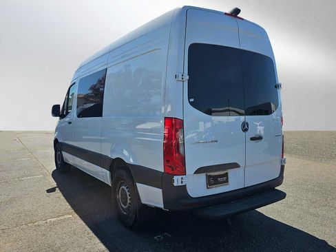 Used 2025 Mercedes-Benz Sprinter 2500 image 4