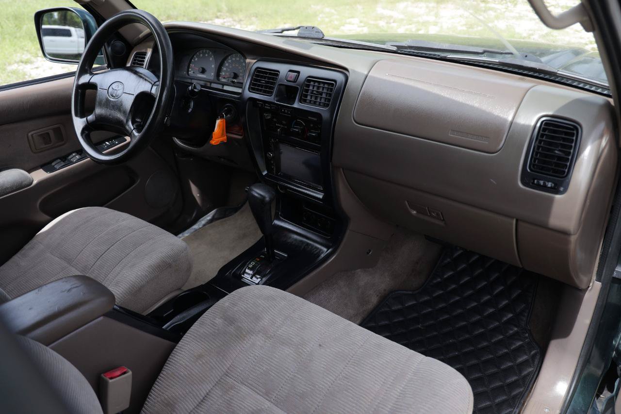 Used 2000 Toyota 4Runner SR5 w/ Upgrade Value Pkg 2 RWD image 18
