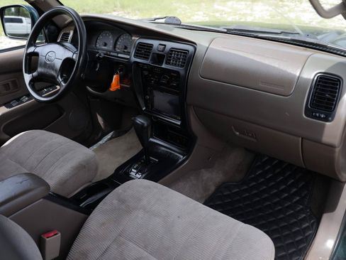 Used 2000 Toyota 4Runner SR5 w/ Upgrade Value Pkg 2 RWD image 18