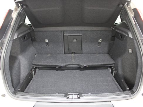 Used 2023 Volvo XC40 B4 Ultimate FWD image 22