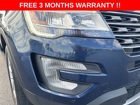 Used 2017 Ford Explorer XLT w/ Equipment Group 202A AWD/4WD image 32