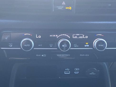 Used 2025 Honda Pilot Touring image 19