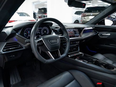 Used 2022 Audi e-tron GT Prestige w/ Prestige Package image 18