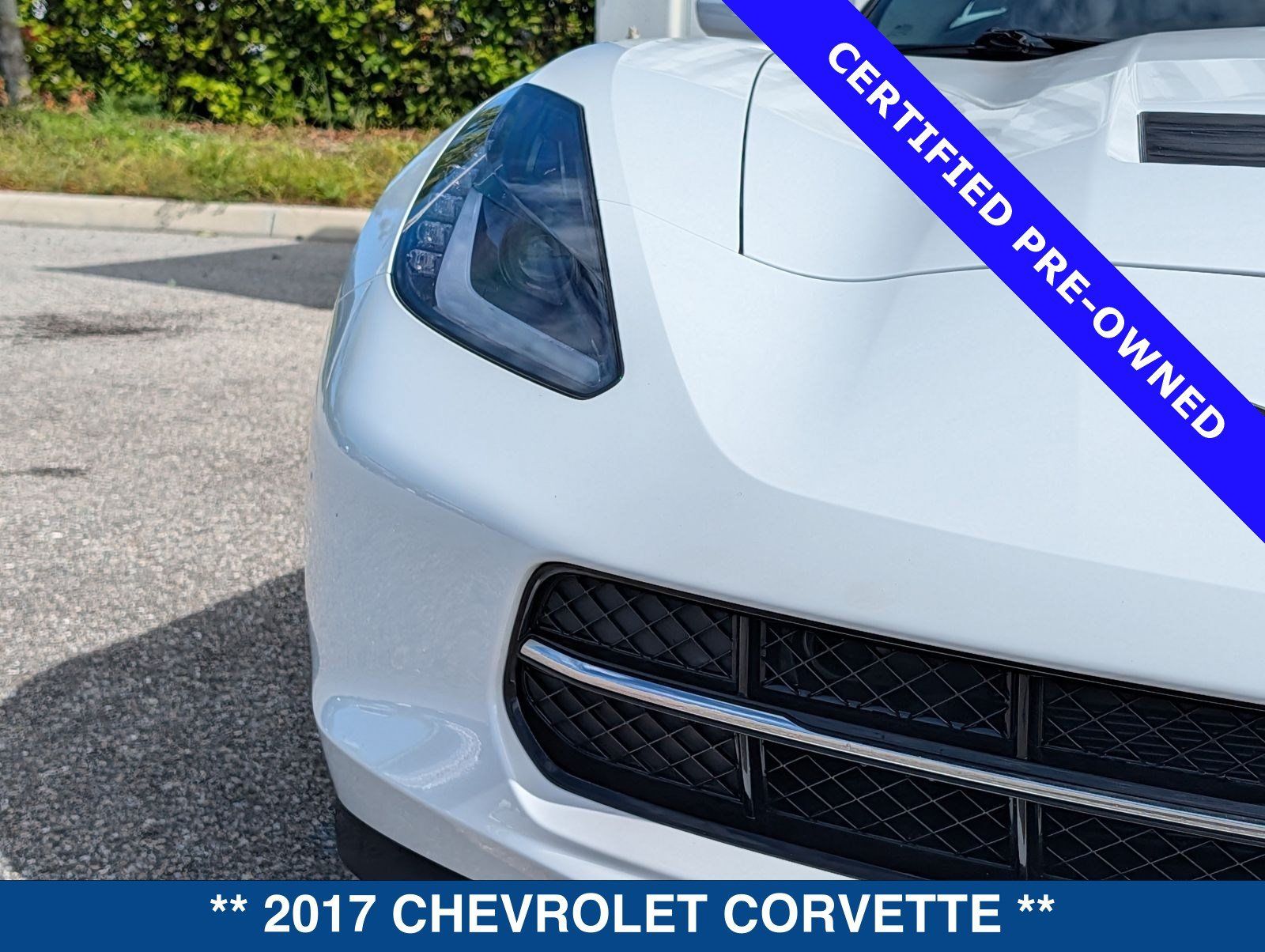 Used 2017 Chevrolet Corvette Stingray Coupe w/ 1LT RWD image 10