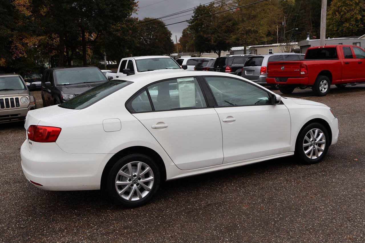 Used 2011 Volkswagen Jetta SE FWD image 9