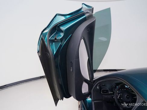 Used 2024 McLaren Artura RWD image 13