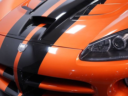 Used 2010 Dodge Viper SRT-10 image 17