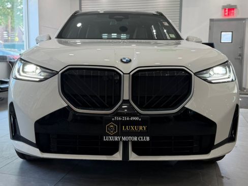 Used 2025 BMW X3 xDrive30i w/ Premium Package AWD/4WD image 2