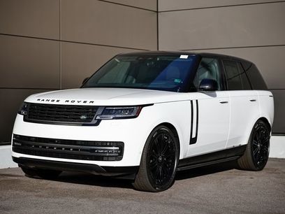 New 2025 Land Rover Range Rover SE